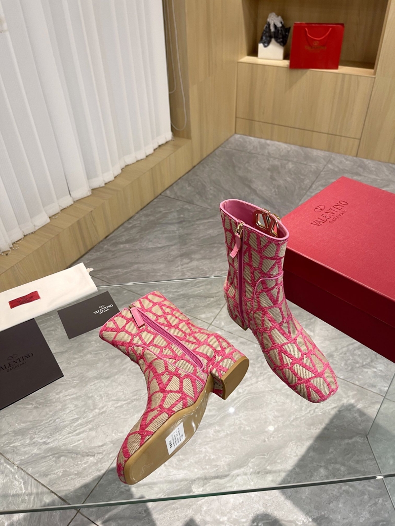Va1e*ntin0 boots